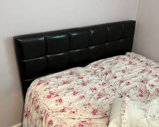 Trundle bed available for presale. Text 407-448-3093.