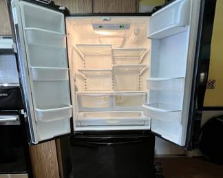 Kenmore fridge and freezer combo. Good, working condition. Clean. Available for presale. Text 407-448-3093.