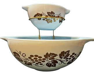 PYREX Golden Grapes Cinderella Chip Dip Set