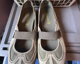 Merrill’s (size 10)