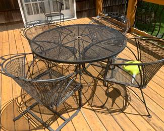 Wrought iron table w 4 chairs