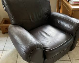Lane brown leather recliner