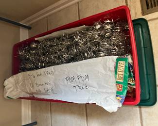 61 branches for aluminum pom-pom tree