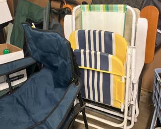Folding lawn chairs