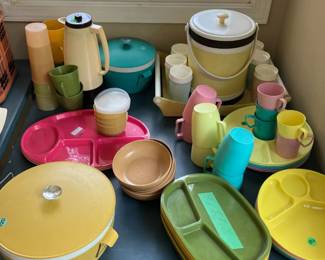 Vintage 60's picnic dishes