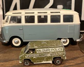 Red line military police Hot Wheels