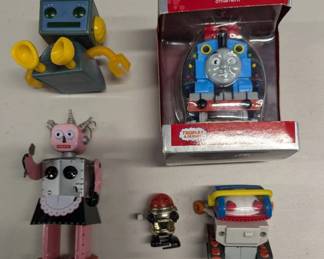 HHC010 VINTAGE ROBOTS, SEGA TOYS 2002 DISNEY 2023 SCHYLLING