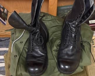 HHC204 - US Military Issued Field Coat & Boots