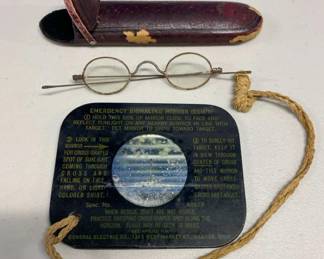 HHC137 - Vintage WWII Emergency Signaling Mirror & Antique Wire Glasses & Case
