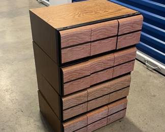HHC493 CD Shelves + CDs