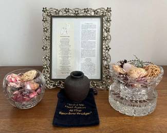 HHC206 - A Cats Tribute And Glass Dishes