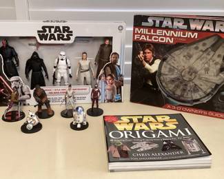 HHC210 Star Wars Action Figures & Books