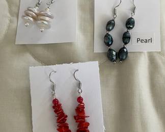 HHC507 - Myrna Lee Chang Pearl & Coral Dangle Earrings