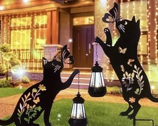 HHC214 Two Metal Cats Holding Solar Lanterns Lawn Art New