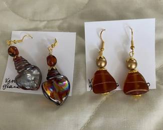 HHC520 - Myrna Lee Chang Vintage Glass Bead Earrings