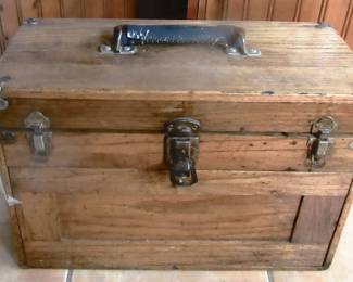 Vintage Carpenders toolbox