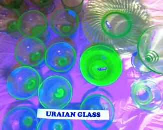About 30 pcs of Depression (Uraian glass) glows under blacklight.