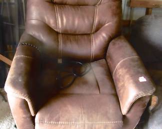 Working lift chair with all the manuals. Located in barn shed.