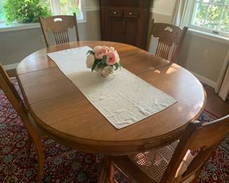 table w/chairs