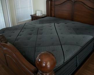 King Size Beauty Rest Black Series