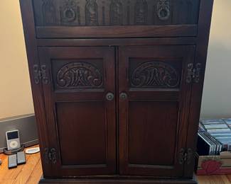 Stereo cabinet