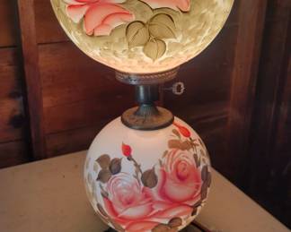 Vintage Lamp  Excellent Condition And Works Great And Sure Is Stunning 