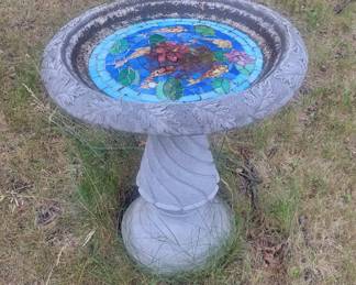 Plastic Bird Bath 