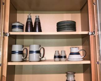 A collection of Otagiri Horizon stoneware dishes etc