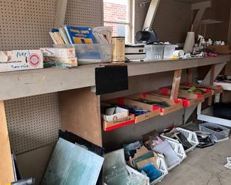 Lots of stained glass, Grinder, Taurus11  saw, book patterns and many other tools. 