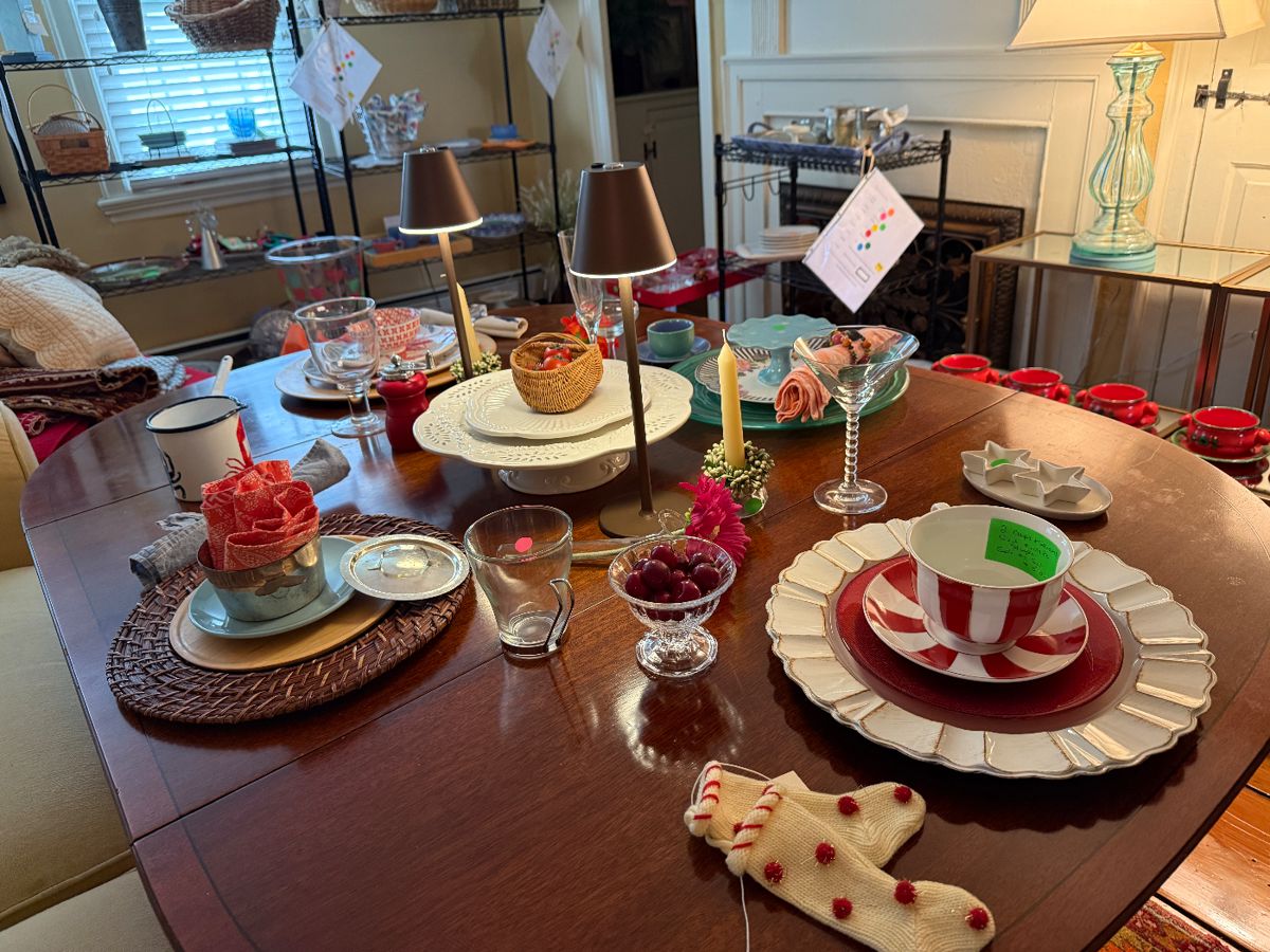 Table is also for sale, has 2 extending
wings, table is shown with them open
Table needs some refinishing $80.00
The brown rechargeable lamps are not for sale