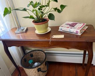 Wood table good for foyer 46” long
14 “ deep and30.5  tall
Table for sale