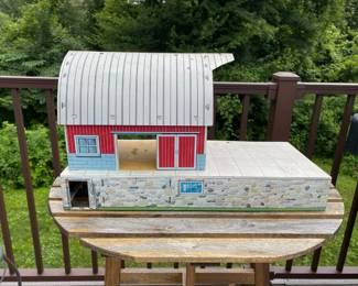 Original Vintage Marx barn and platform. $30