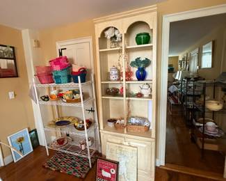 Small cabinet for sale. $95.00
Storage doors on the bottom of the cabinet