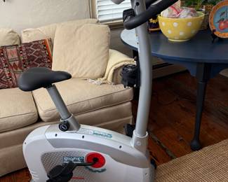 Pedal away
Barely used but it is a beautiful bike
This is a Schwinn, Bio Dyne
Price is $145.00