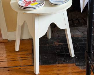 Smaller round white table 2 ft across
Table for sale