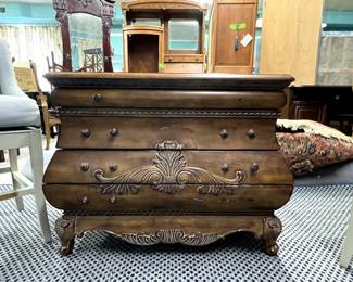 Bombay chest