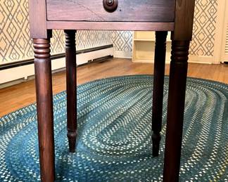 Lovely one drawer stand