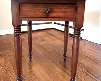 One drawer stand
