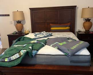 Beautiful Bedroom set-Bed+ 2 matching side tables...It has a matching dresser.