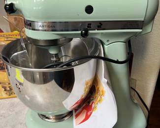 Kitchenaid Artisan 12speed mixer..excellent condition