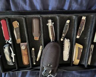   Buck, Case, Z knife, Smith & Wesson, Rostfrei/Swiss...(many are small pocket and are vintage)