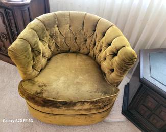 Vintage Hollywood Regency Tufted Tub Chairs (emerald green crushed velvet)