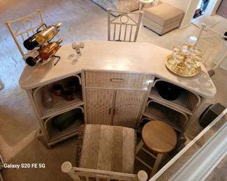 Vintage Rattan Bar with 4 matching bar stools