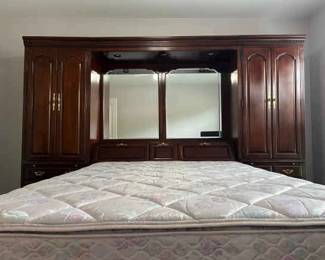 Thomasville Queen Bed Wall Unit