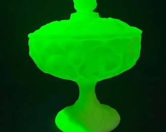 Fenton Custard Water Lillies