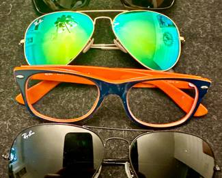 Assorted Ray-Ban glasses