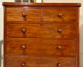 Vintage Chest of Drawers