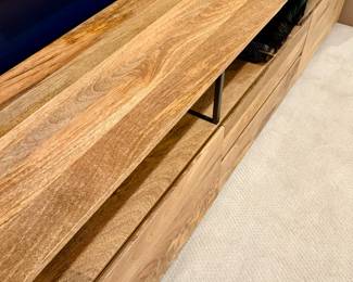 detail-2 cabinets and two drawers down the middle