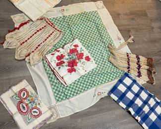 Darling aprons and tablecloths from yesteryear