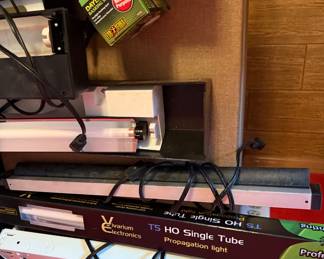 Light tubes for reptile cages